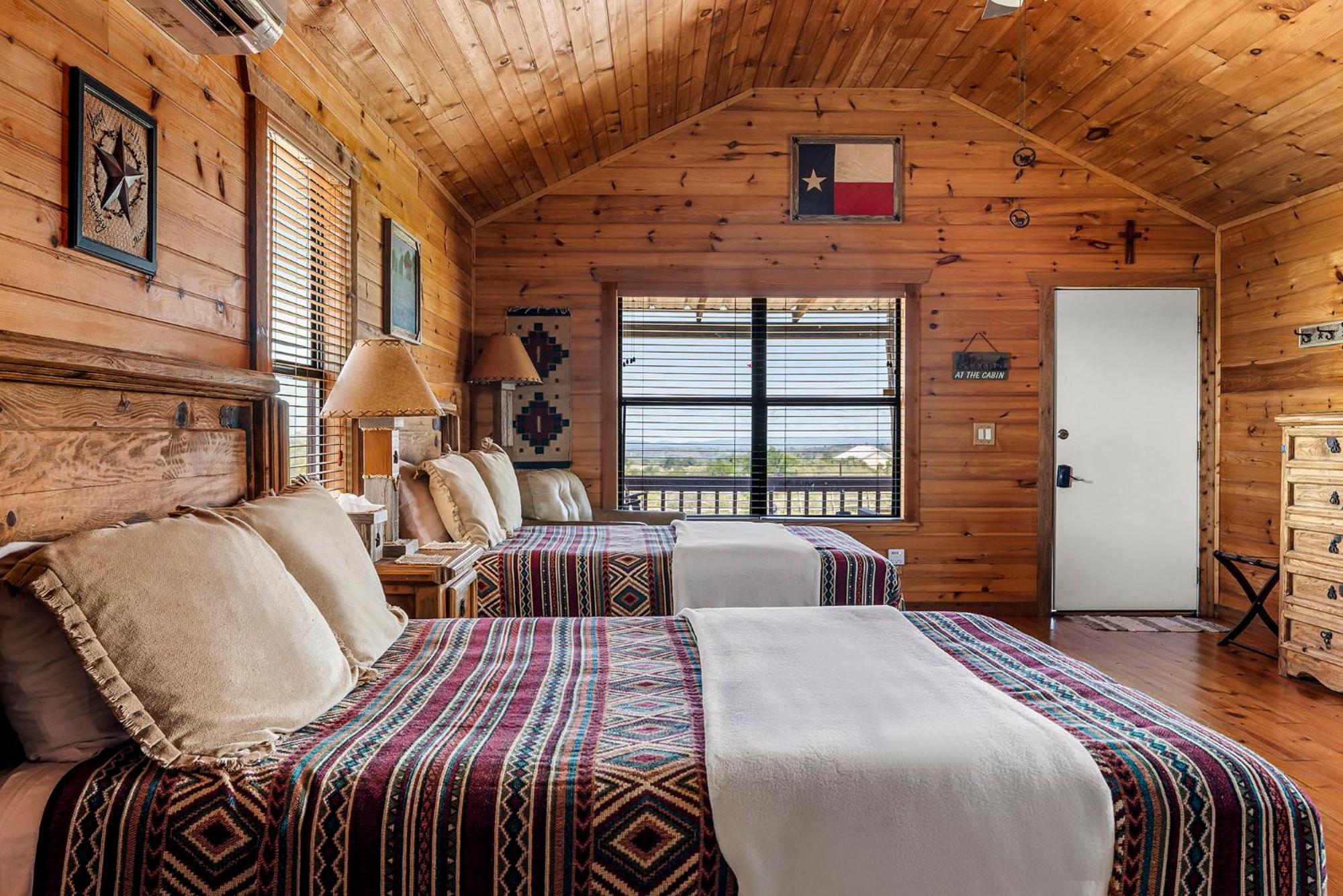 Enchanted Rockview Cabins Crabapple Rom bilde