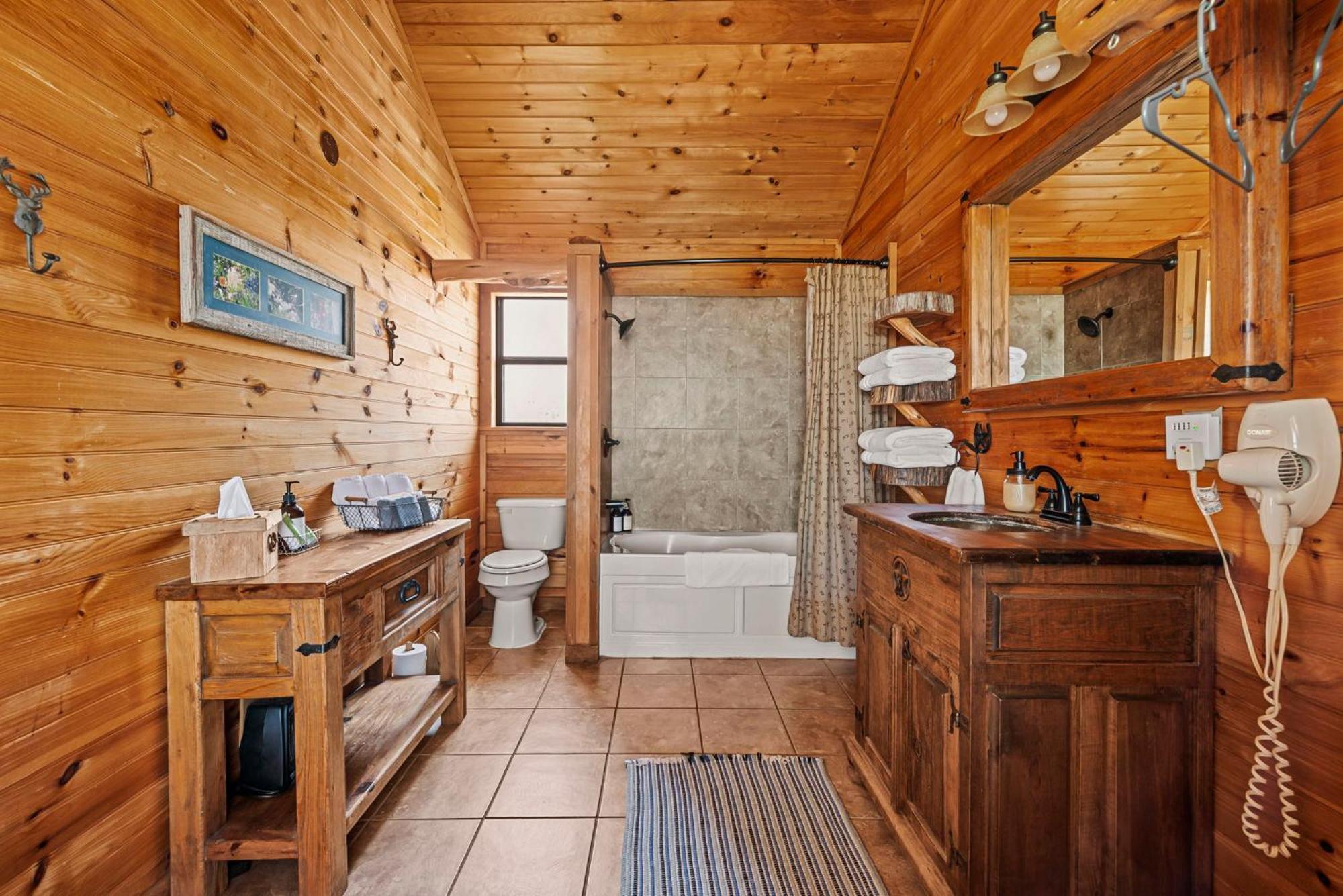 Enchanted Rockview Cabins Crabapple Rom bilde