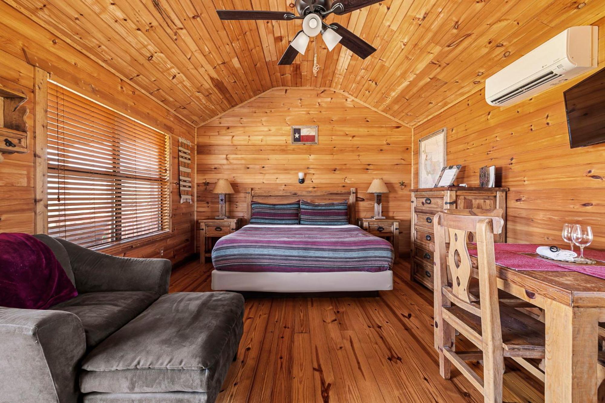 Enchanted Rockview Cabins Crabapple Rom bilde