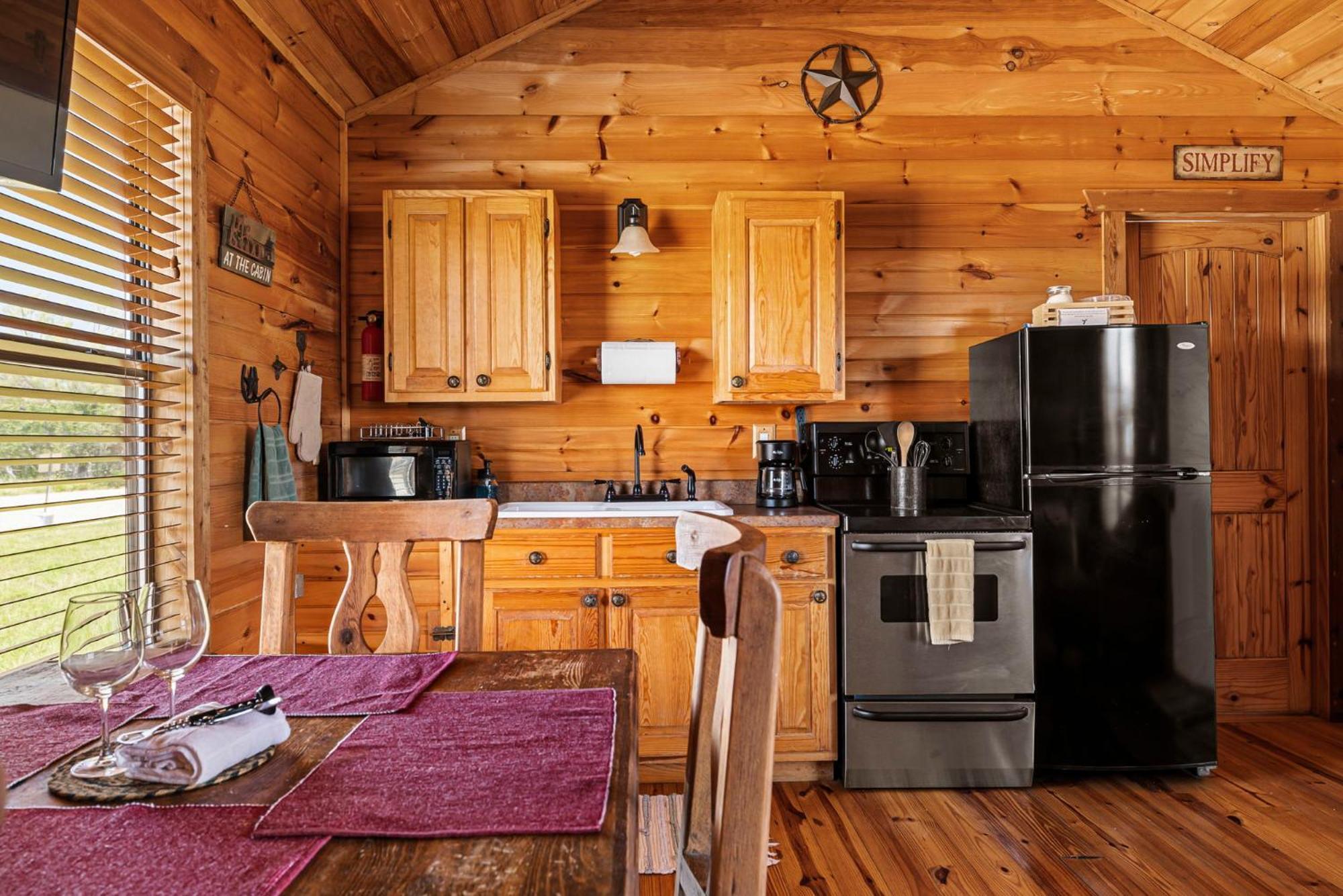 Enchanted Rockview Cabins Crabapple Rom bilde