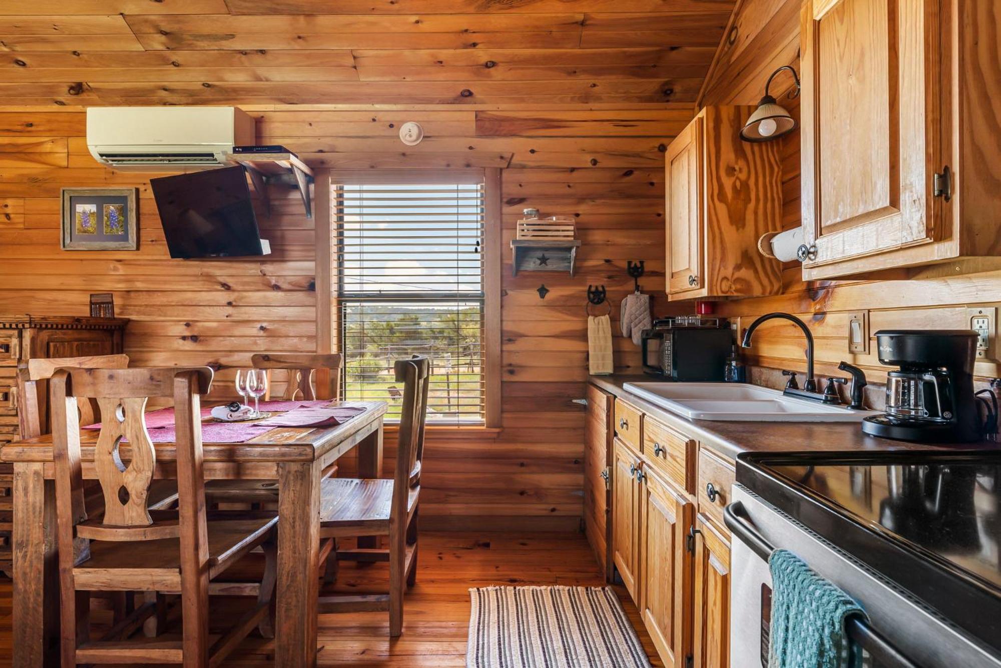 Enchanted Rockview Cabins Crabapple Rom bilde