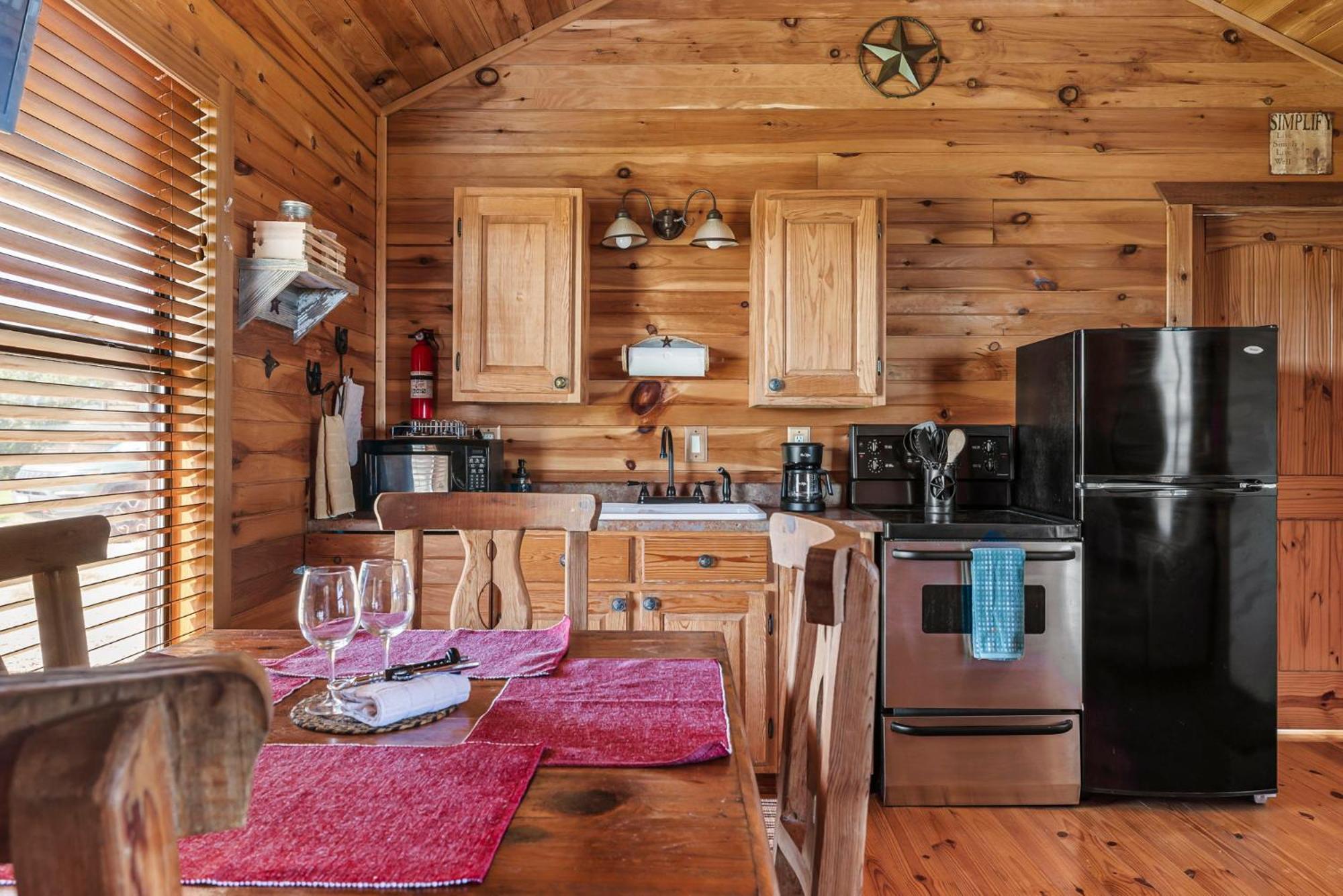 Enchanted Rockview Cabins Crabapple Rom bilde